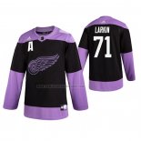 Camiseta Hockey Detroit Red Wings Dylan Larkin 2019 Fights Cancer Negro