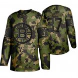 Camiseta Hockey Boston Bruins Patrice Bergeron Memorial Day Camuflaje